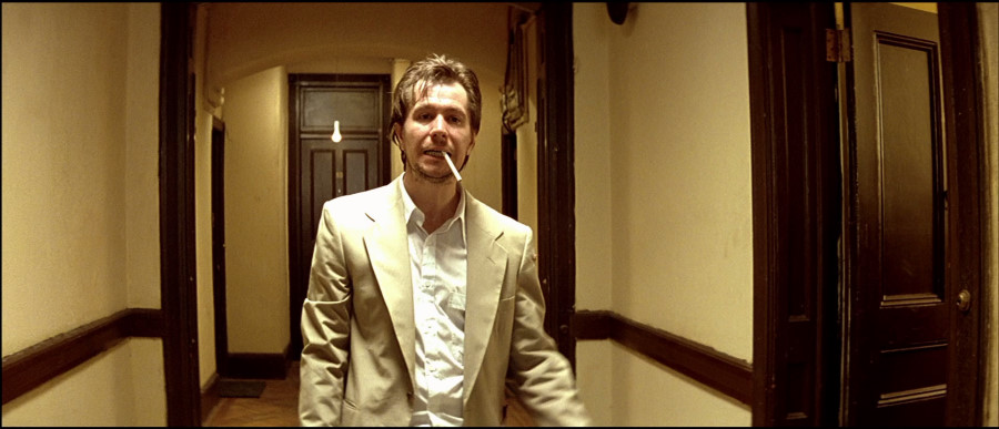 900 leon_shorter_blu-ray3.jpg